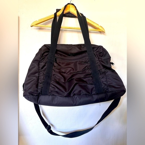 Under Armour Handbags - Under Armour Black Gym Bag Rouched Nylon